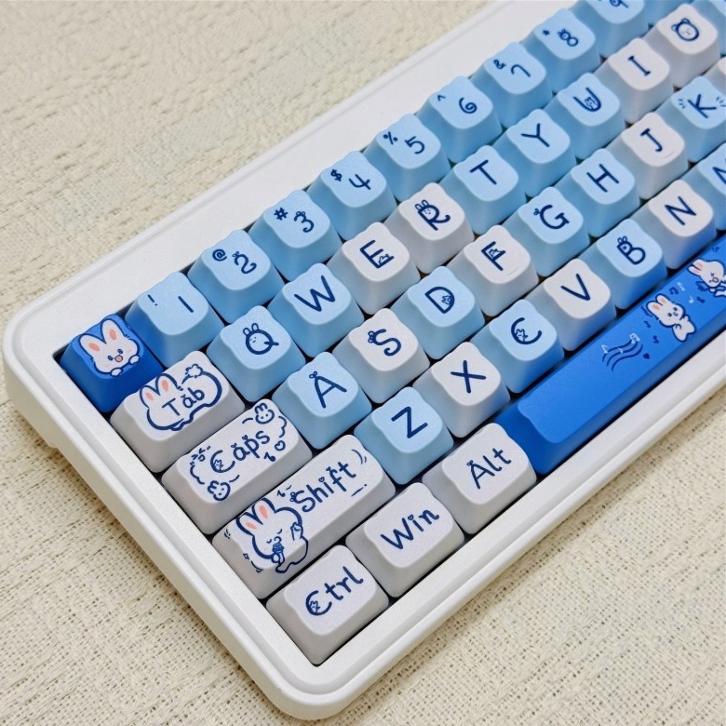 Keyboard Gaming Blue Switch - Urocze niebieskie nakładki na klawisze z